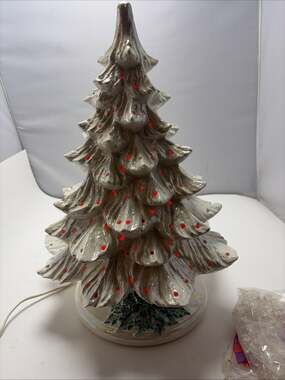 Vtg Atlantic Mold White Ceramic Christmas Tree 17" Stand Removable Clear Bulbs
